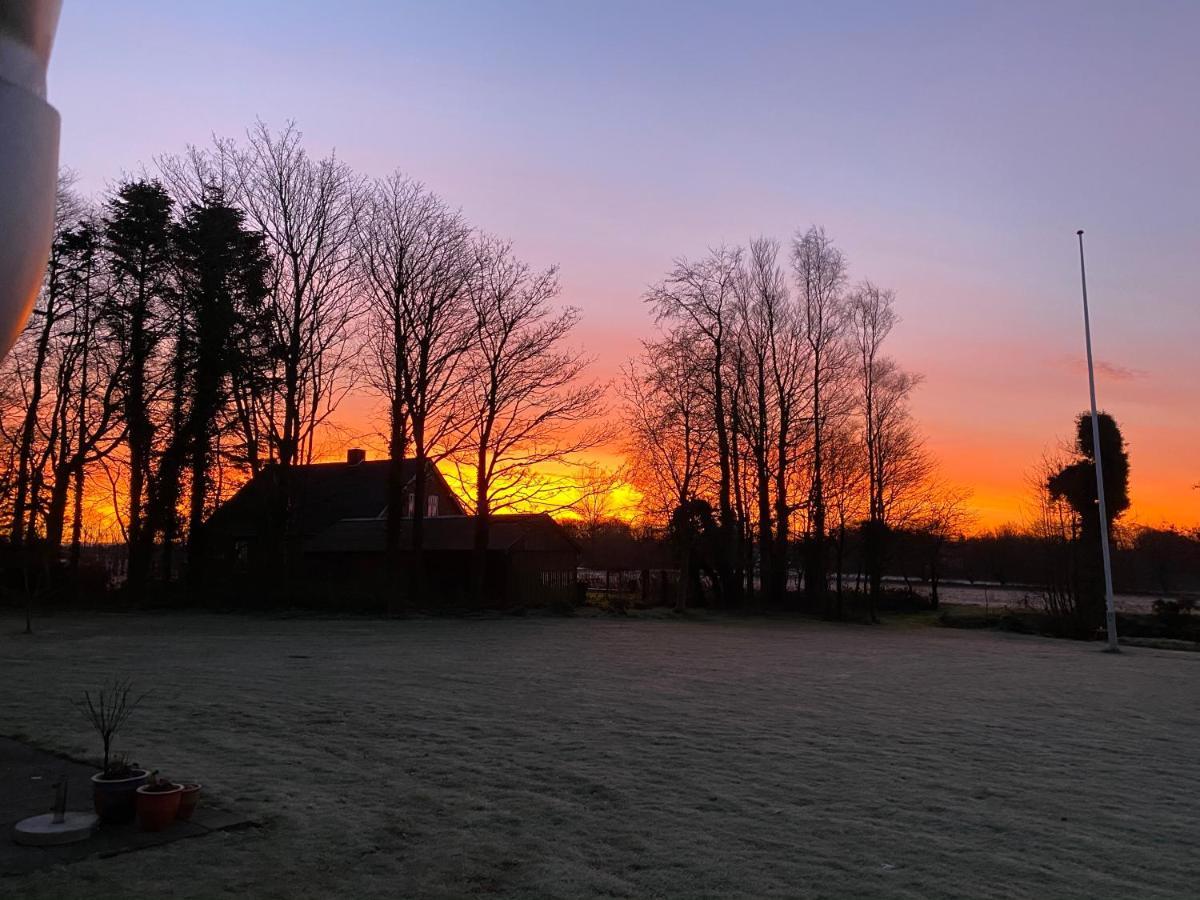 Nyopfort Luksusvaerelse I Naturskonne Og Rolige Omgivelser Branderup Exterior photo